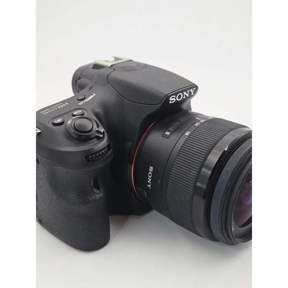 Sony Alpha A58 DSLR Digital Camera 20.1MP- 18-55mm Lens Vivitar Flash WORKS-READ